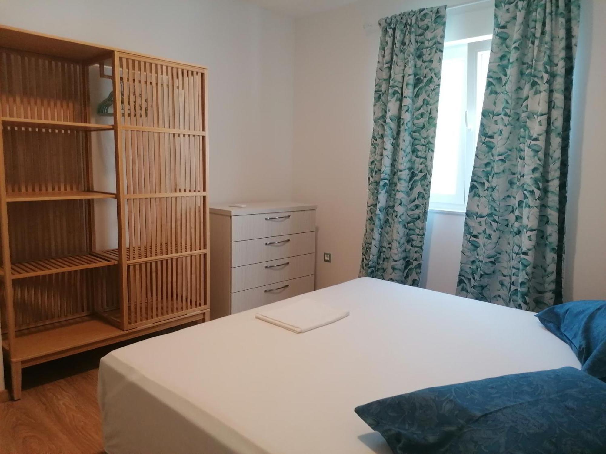 Apartmani Mares - 20 M From The Beach Brela Eksteriør billede