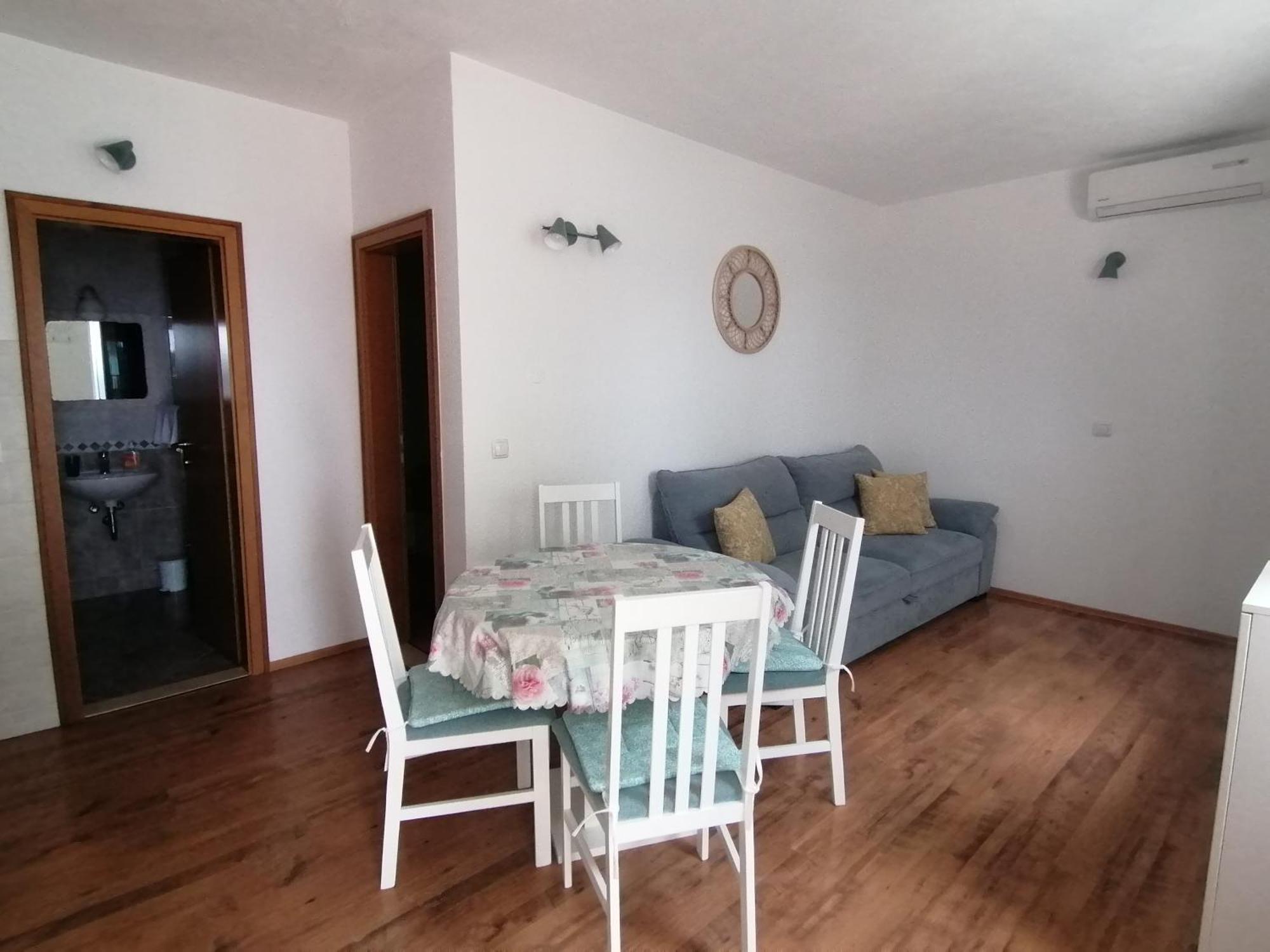 Apartmani Mares - 20 M From The Beach Brela Værelse billede
