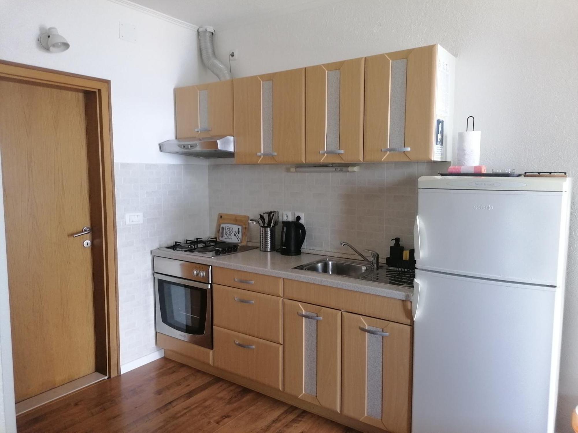 Apartmani Mares - 20 M From The Beach Brela Værelse billede